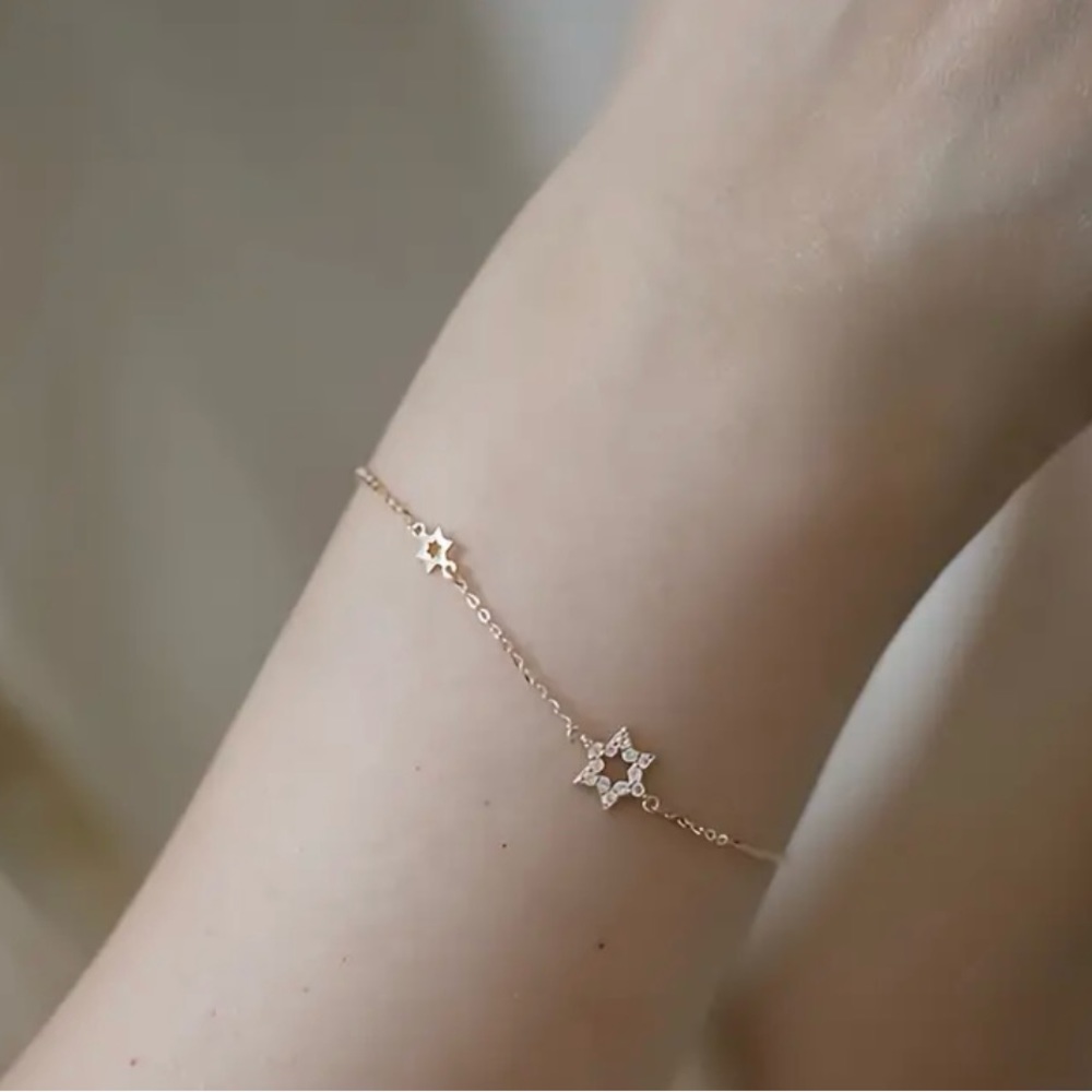 Brand new 925 Sterling Silver dainty Star of David bracelet!